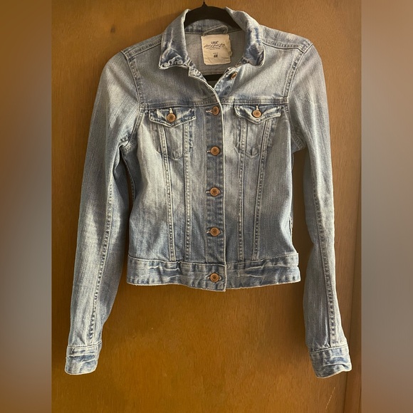 +FREE🎁  Y2K H&M L.O.G.G. Light Colored Tailor Cut Jean jacket - size 4 - Picture 5 of 16